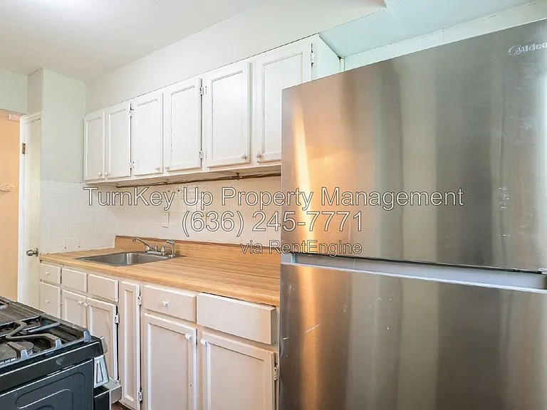 10300 Ross Cir — Photo 4