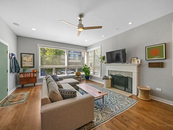 4th image of 2864 W Lyndale St #1W