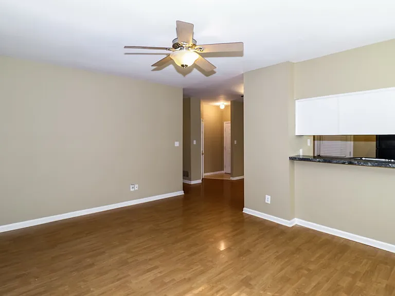 8170 Timber Knoll Ln — Photo 3