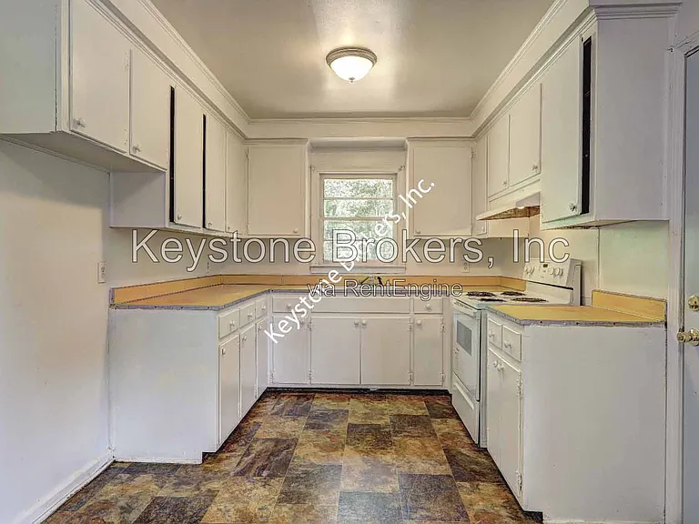 2634 Tredway Dr — Photo 5