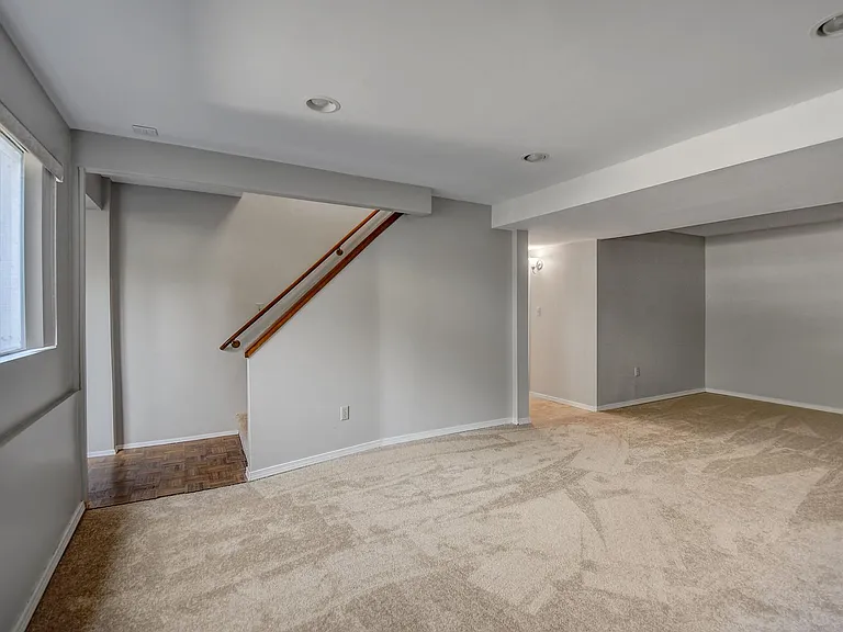 10035 NE 28th Pl — Photo 17