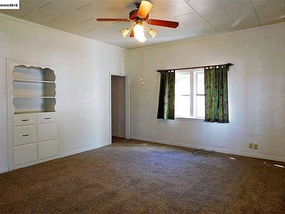 2nd image of 506 Cottage St