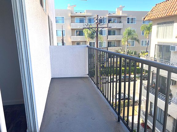 5th image of 500 S Saint Andrews Pl #305