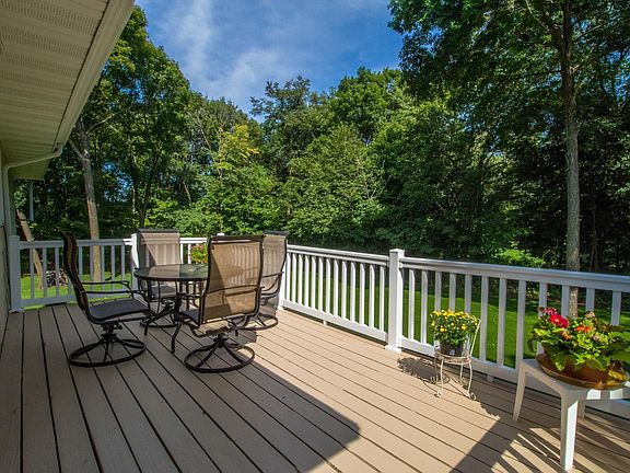5th image of 9342 Park Lane Dr NE