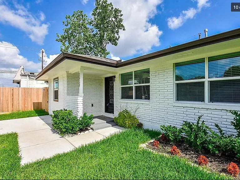3907 Southlawn St — Photo 3