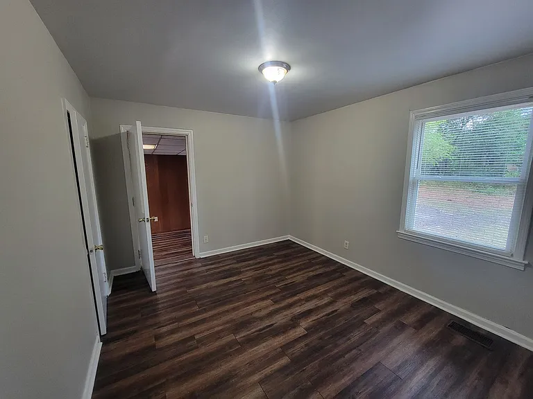 2826 Thomas Ln — Photo 12