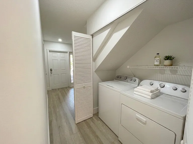 Laundry (first floor)