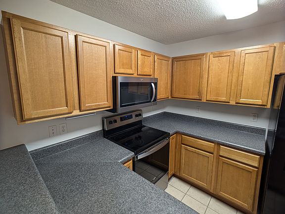 5th image of 990 Scenic Oak Ln
