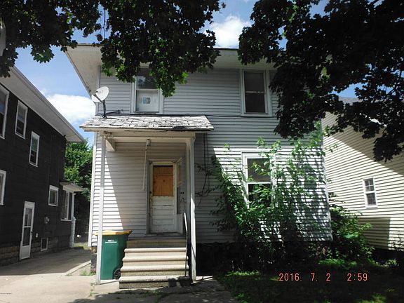 4th image of 136 Lathrop Ave