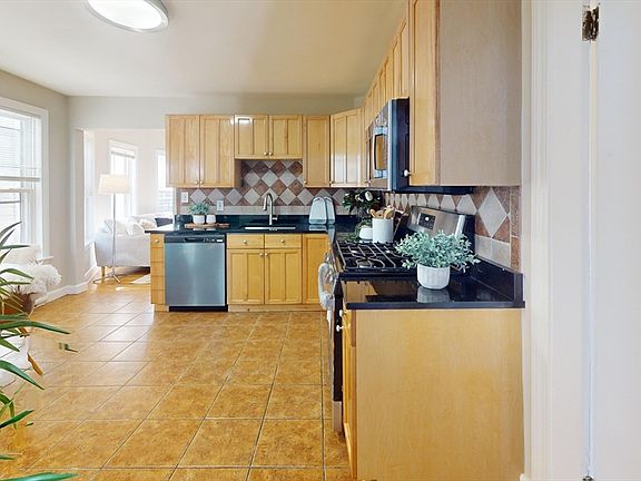2nd image of 17 Jones St #2