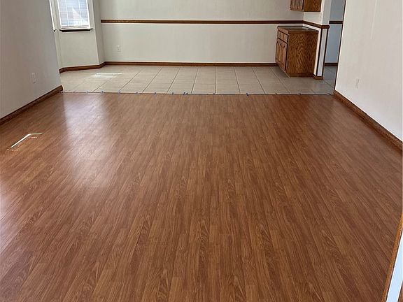 4th image of 7515 Peach Ave