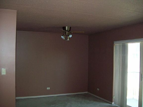 3rd image of 18521 Wentworth Ave APT 2F