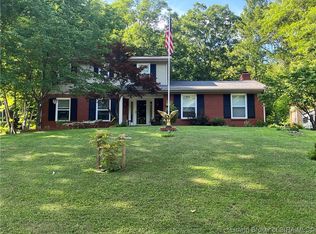 1008 Wildwood Ln, New Albany, IN 47150