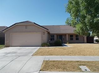 1401 Chamberlain Ave, Los Banos, CA 93635