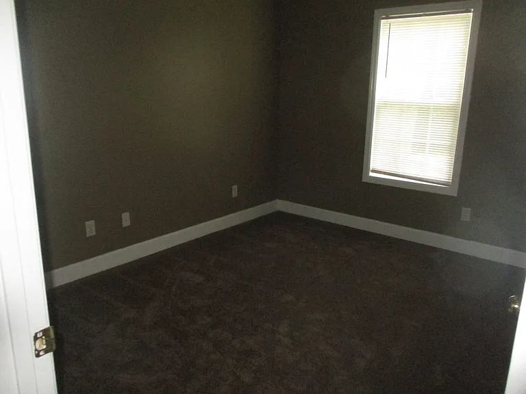 139 Tabatha St — Photo 3