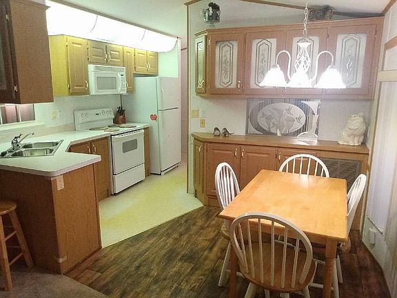 5th image of 1 Avocado Ln #9