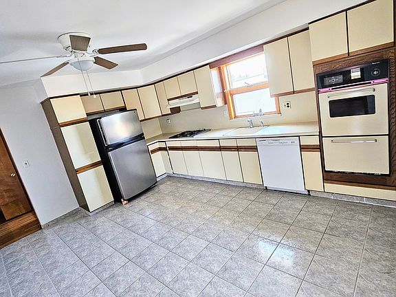 2nd image of 46 William St Floor 2