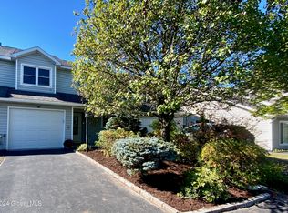 48 Marsdale Ct, Selkirk, NY 12158