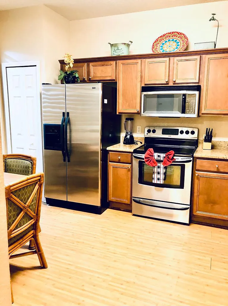 3 bed, 2.5 bath, 1490 sqft, $2,350 — Photo 3