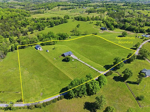 3rd image of 742 Colby Rd