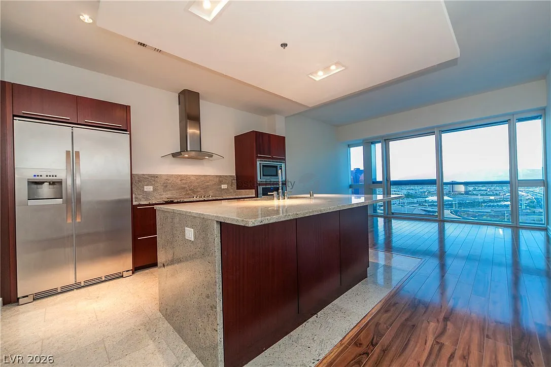 2 bed, 2.0 bath, 1111 sqft, $2,600 — Photo 3