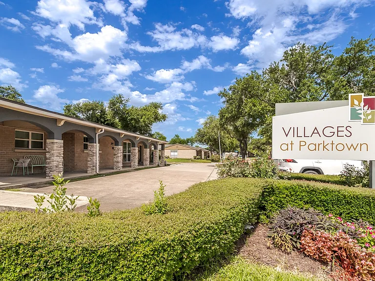 Villages at Parktown Apartment Homes — Photo 1