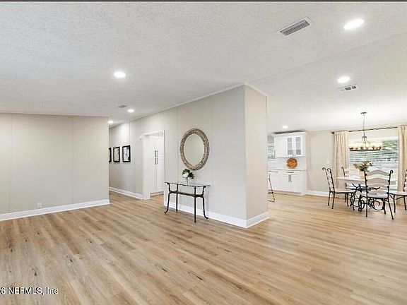 4th image of 10269 GRAYSON Street