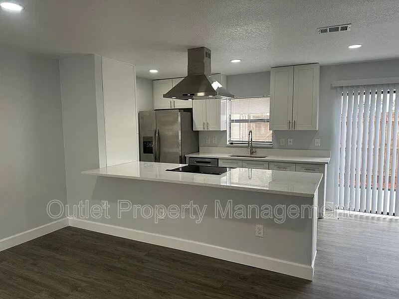 3 bed, 2.5 bath, 1307 sqft, $1,500 — Photo 4