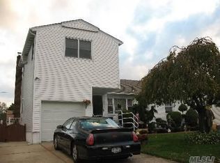 2124 Central Dr N, East Meadow, NY 11554