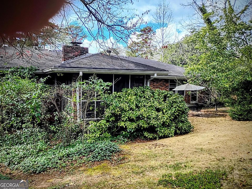 2nd image of 1663 Colebrook Cir