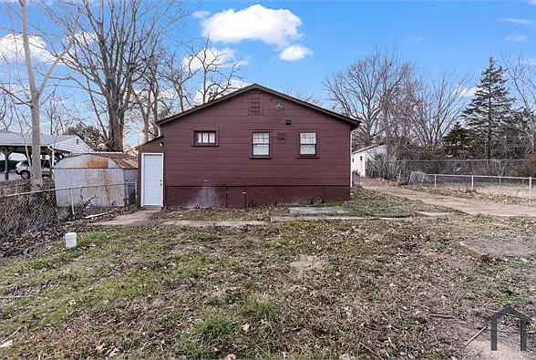 9746 Diamond Dr — Photo 2