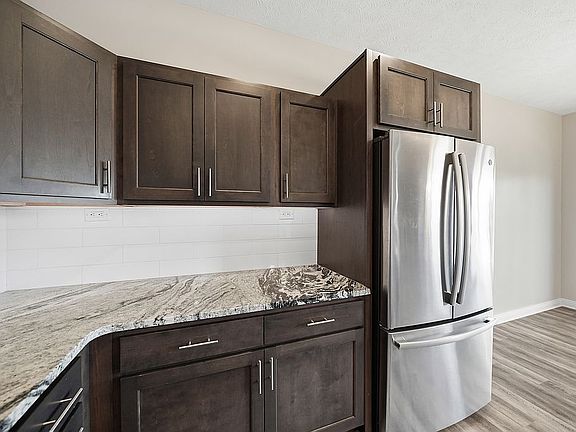 3rd image of 3747 Broadbear Rd