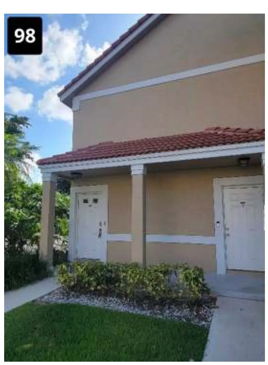 Building Photo - 4600 W McNab Rd #B2