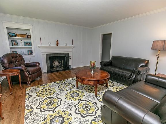 5th image of 18795 Lookout Cir
