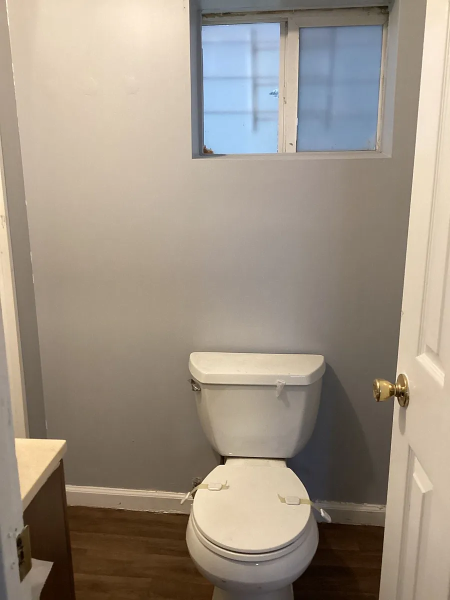 Building Photo - 36 Conklin St #0