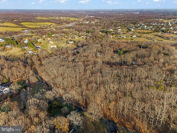5th image of Valley Dr