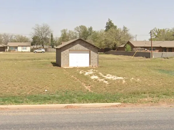 Lockwood St, Tahoka, TX 79373