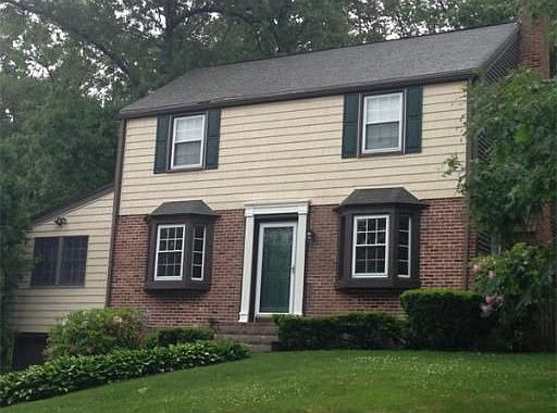 2nd image of 28 Surrey Ln