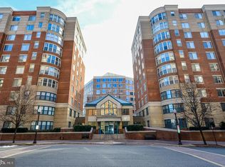 3830 9th St N APT 202W, Arlington, VA