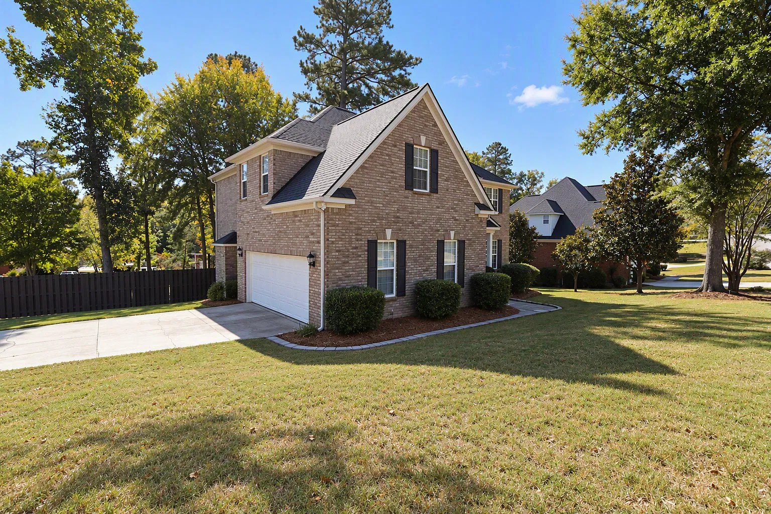4 bed, 2.5 bath, 2795 sqft, $2,600 — Photo 2