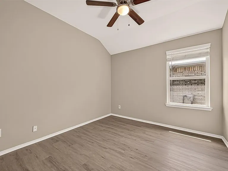18361 Timbermill Ln — Photo 24