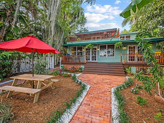 5th image of 918 Tequesta St