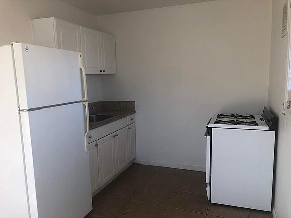 4th image of 4730 W Point Loma Blvd APT 6