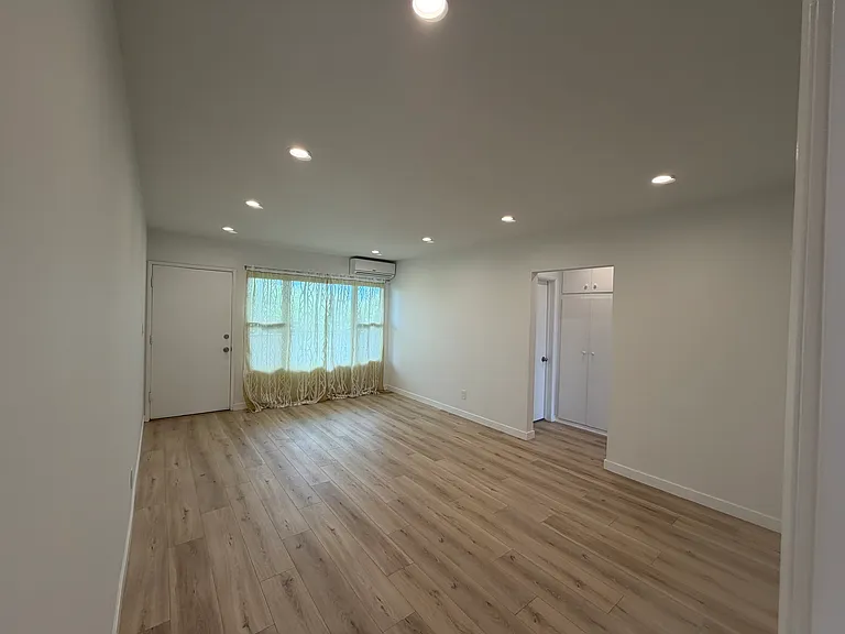 1161 N Hobart Blvd — Photo 21