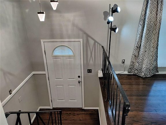 3rd image of 5101 Valley Ln