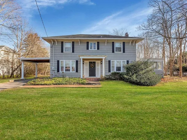 103 Suydam Lane, Bayport, NY 11705