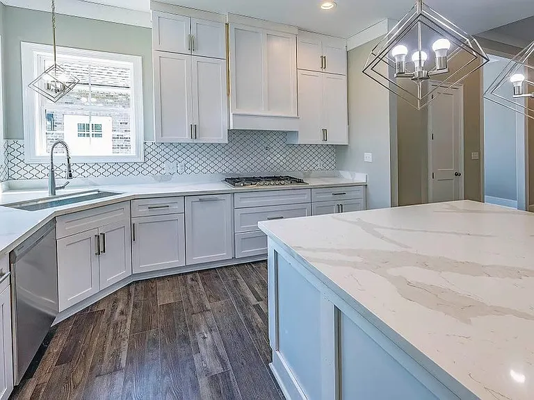Spacious entertaining kitchen