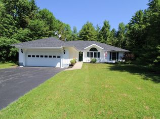 94 Valcour Heights Dr, Peru, NY 12972