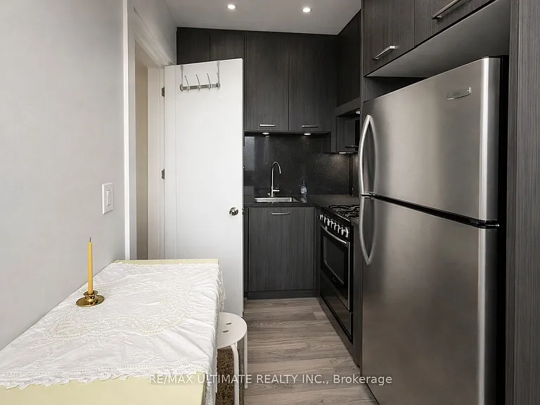 432 Saint Clarens Ave #301 — Photo 9