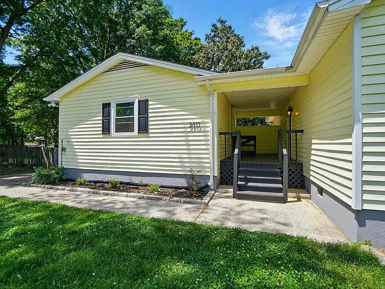 2413 Hoffman St — Photo 2
